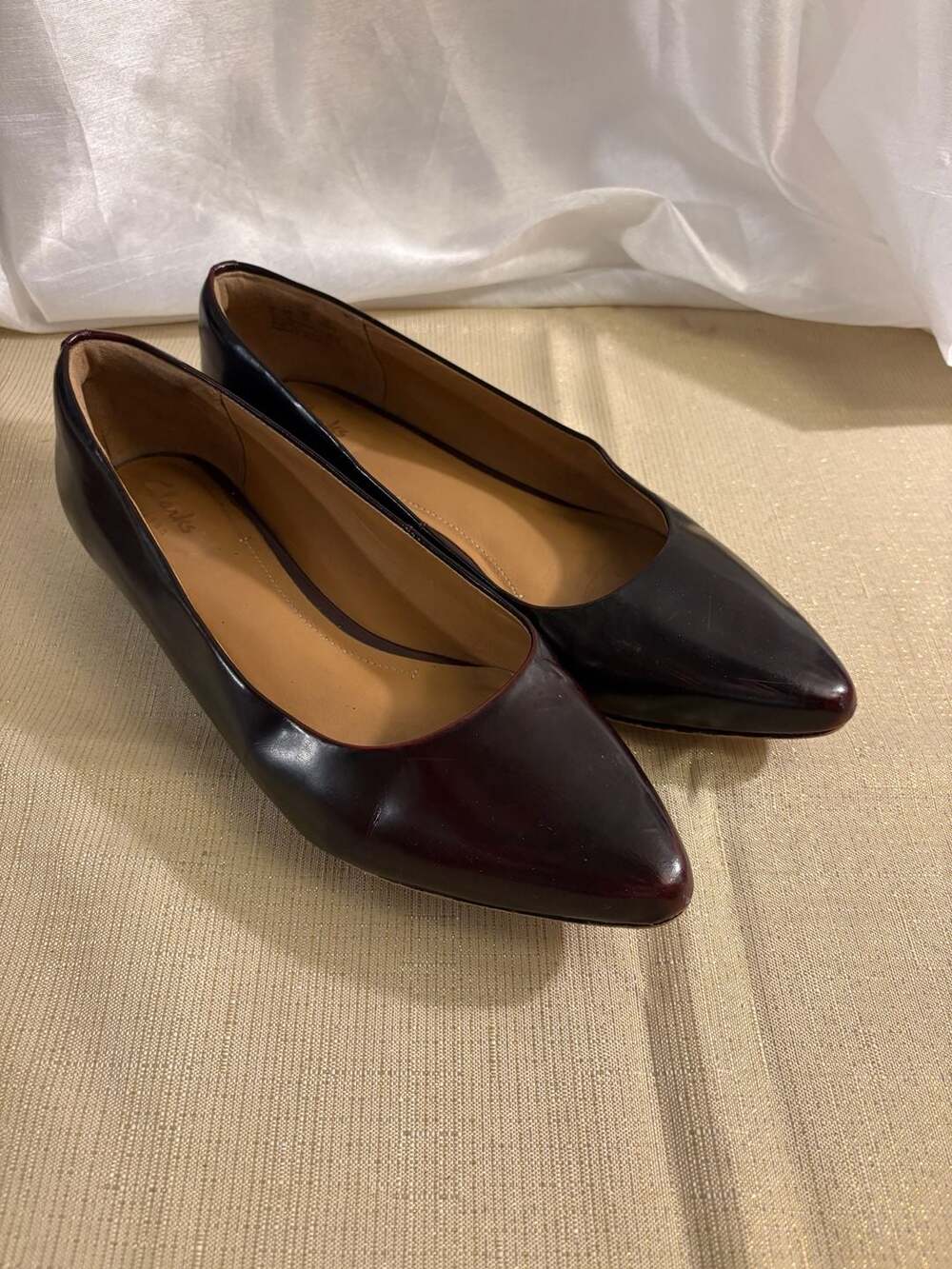 Clarks Pumps Size 7.5 Burgundy Leather